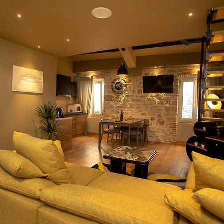 ˇdcˇ Modern Apartment Near The Church Ровин Екстериор снимка