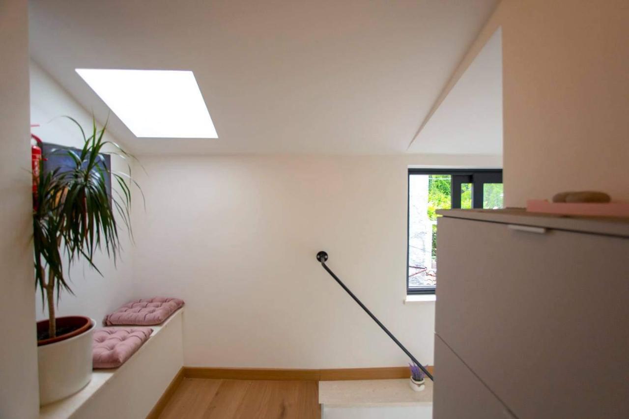 ˇdcˇ Modern Apartment Near The Church Ровин Екстериор снимка