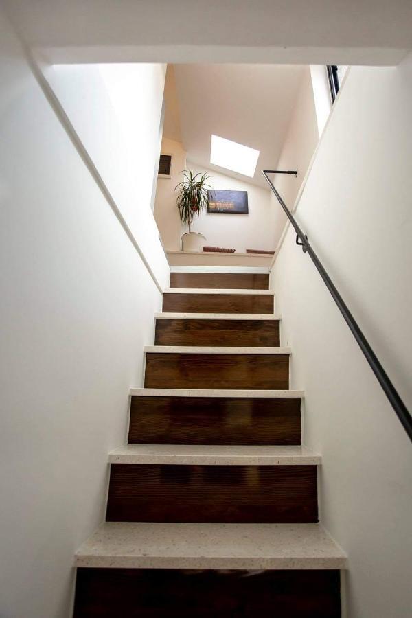ˇdcˇ Modern Apartment Near The Church Ровин Екстериор снимка