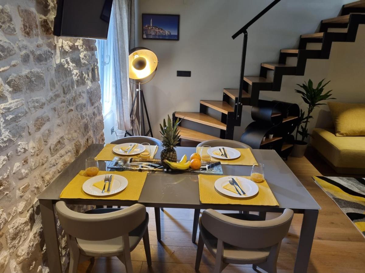 ˇdcˇ Modern Apartment Near The Church Ровин Екстериор снимка
