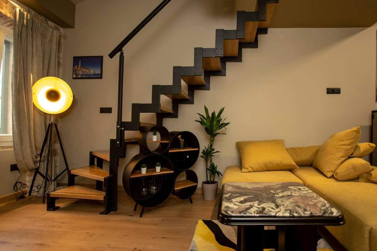 ˇdcˇ Modern Apartment Near The Church Ровин Екстериор снимка